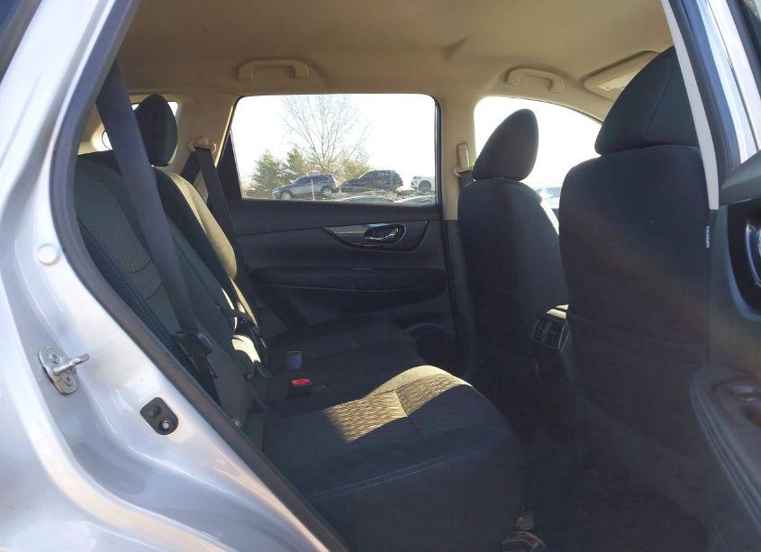 Photo 8 of 2018 Nissan Rogue SV (VIN 5N1AT2MV0JC700450)