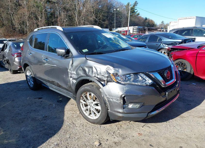 2018 Nissan Rogue SV (VIN 5N1AT2MV0JC752919) main photo