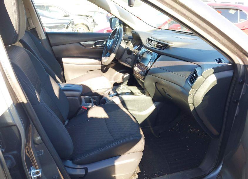 Photo 5 of 2018 Nissan Rogue SV (VIN 5N1AT2MV0JC752919)