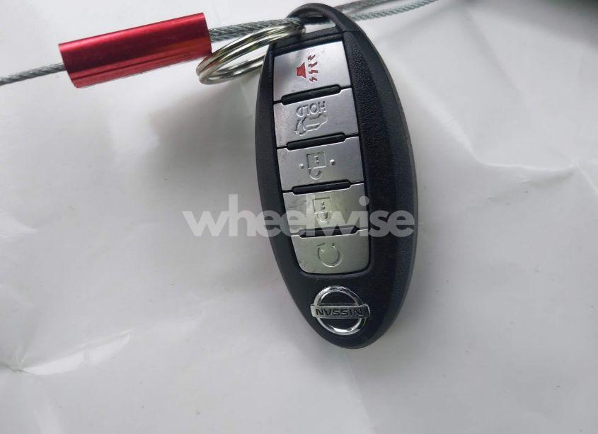 Photo 11 of 2018 Nissan Rogue SV (VIN 5N1AT2MV0JC756758)