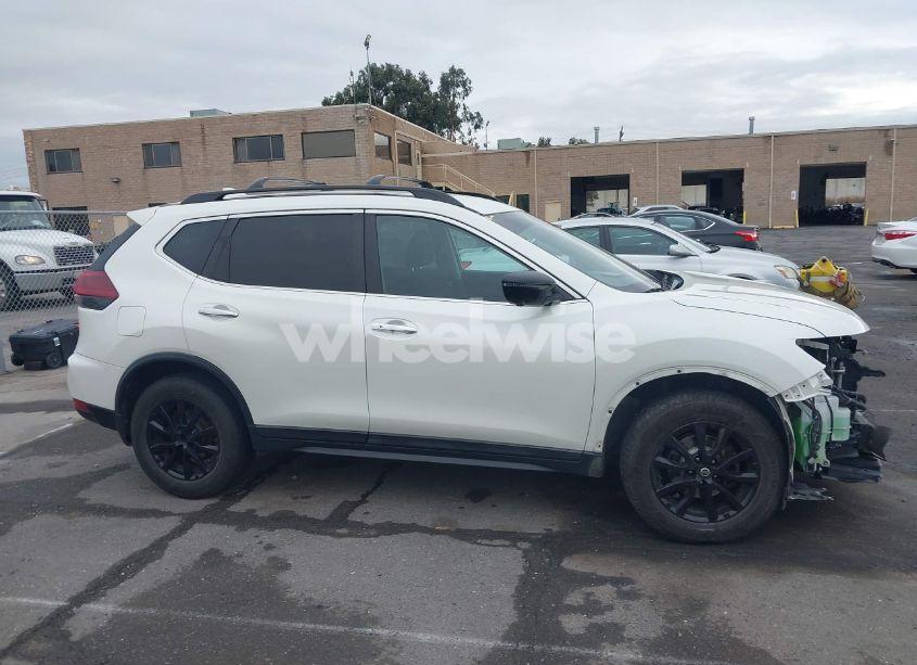 Photo 14 of 2018 Nissan Rogue SV (VIN 5N1AT2MV0JC756758)