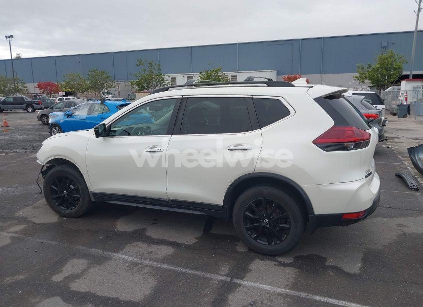 Photo 15 of 2018 Nissan Rogue SV (VIN 5N1AT2MV0JC756758)