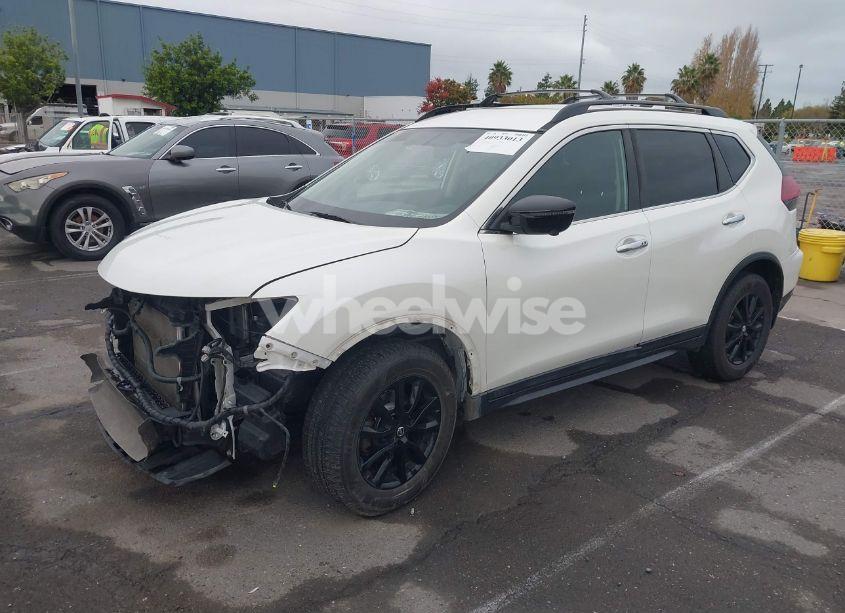 Photo 2 of 2018 Nissan Rogue SV (VIN 5N1AT2MV0JC756758)