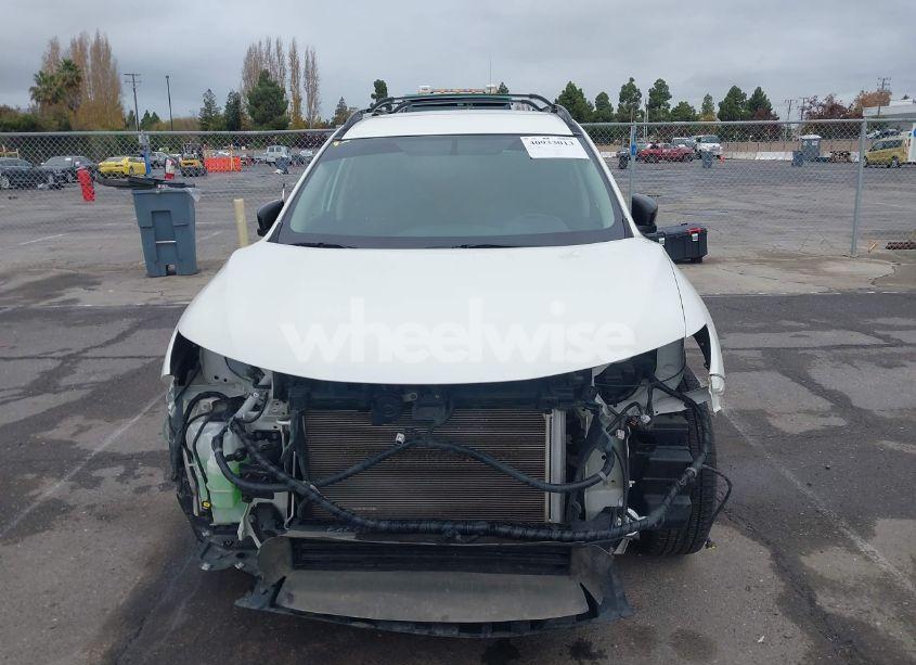 Photo 6 of 2018 Nissan Rogue SV (VIN 5N1AT2MV0JC756758)