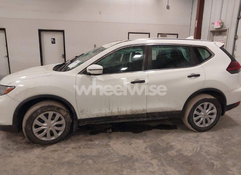 Photo 13 of 2018 Nissan Rogue S/SL/SV (VIN 5N1AT2MV0JC763015)