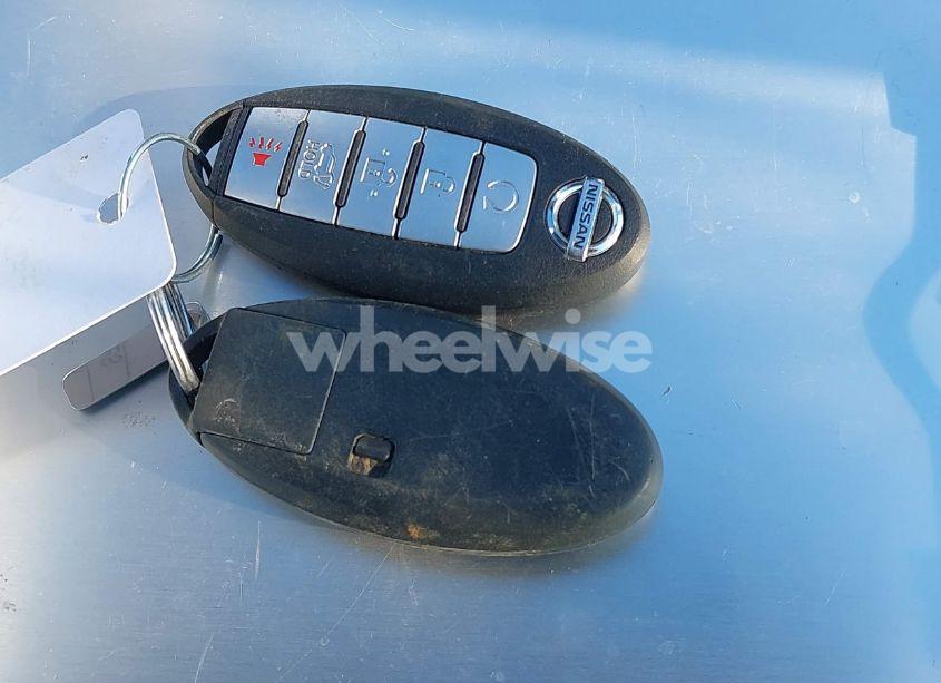 Photo 11 of 2018 Nissan Rogue SV (VIN 5N1AT2MV0JC783653)