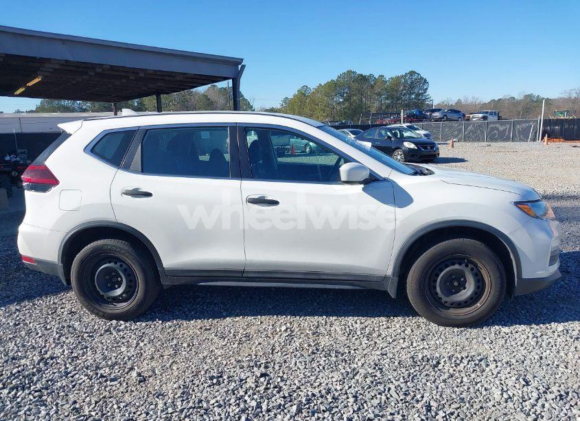 Photo 14 of 2018 Nissan Rogue S (VIN 5N1AT2MV0JC791185)