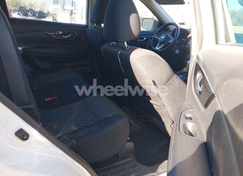 Photo 8 of 2018 Nissan Rogue S (VIN 5N1AT2MV0JC791185)