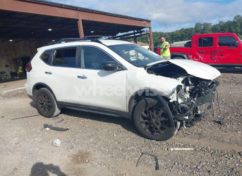 2018 Nissan Rogue SV (VIN 5N1AT2MV0JC814707) main photo