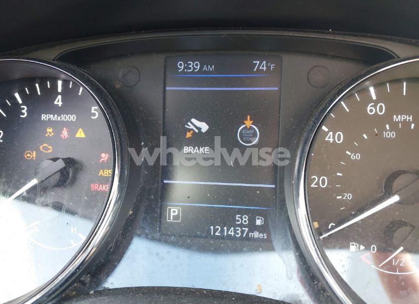 Photo 15 of 2018 Nissan Rogue SV (VIN 5N1AT2MV0JC814707)