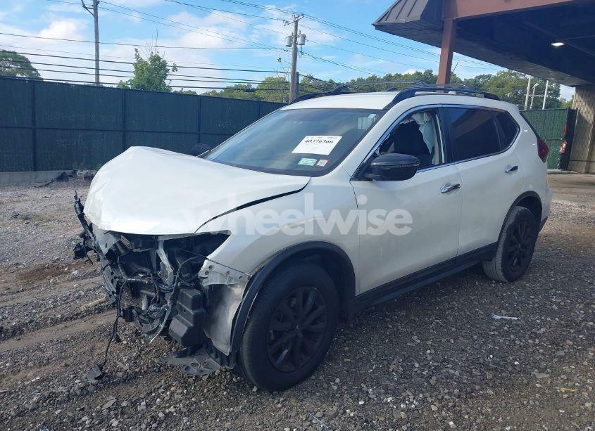 Photo 2 of 2018 Nissan Rogue SV (VIN 5N1AT2MV0JC814707)