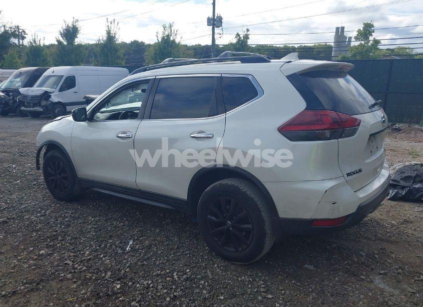 Photo 3 of 2018 Nissan Rogue SV (VIN 5N1AT2MV0JC814707)