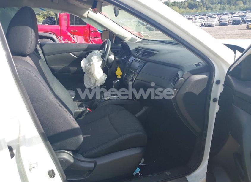 Photo 5 of 2018 Nissan Rogue SV (VIN 5N1AT2MV0JC814707)