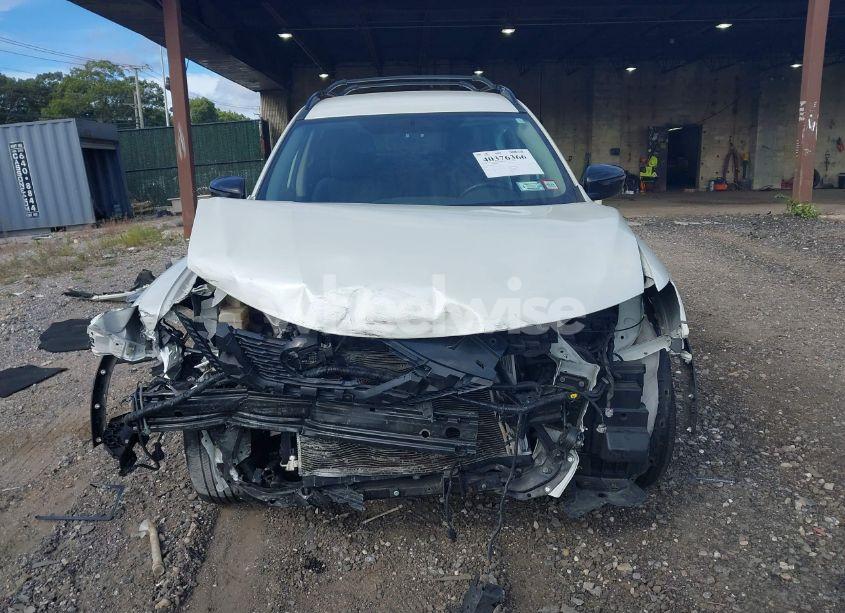 Photo 6 of 2018 Nissan Rogue SV (VIN 5N1AT2MV0JC814707)