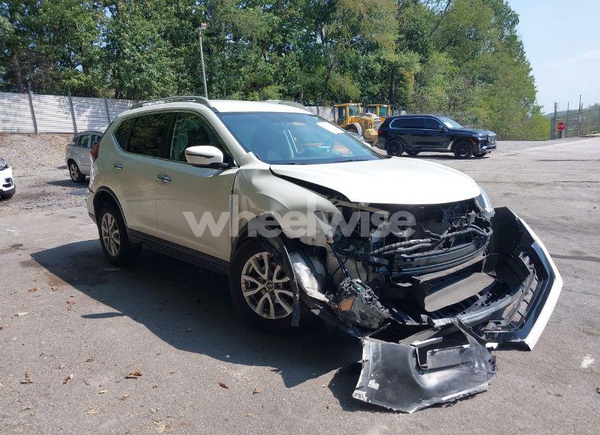 2018 Nissan Rogue SV (VIN 5N1AT2MV0JC819194) main photo