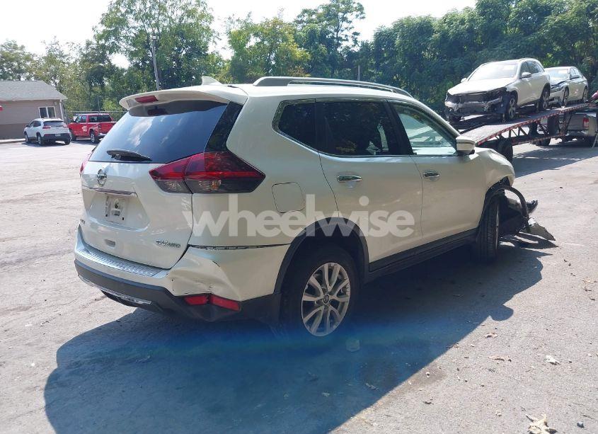 Photo 4 of 2018 Nissan Rogue SV (VIN 5N1AT2MV0JC819194)