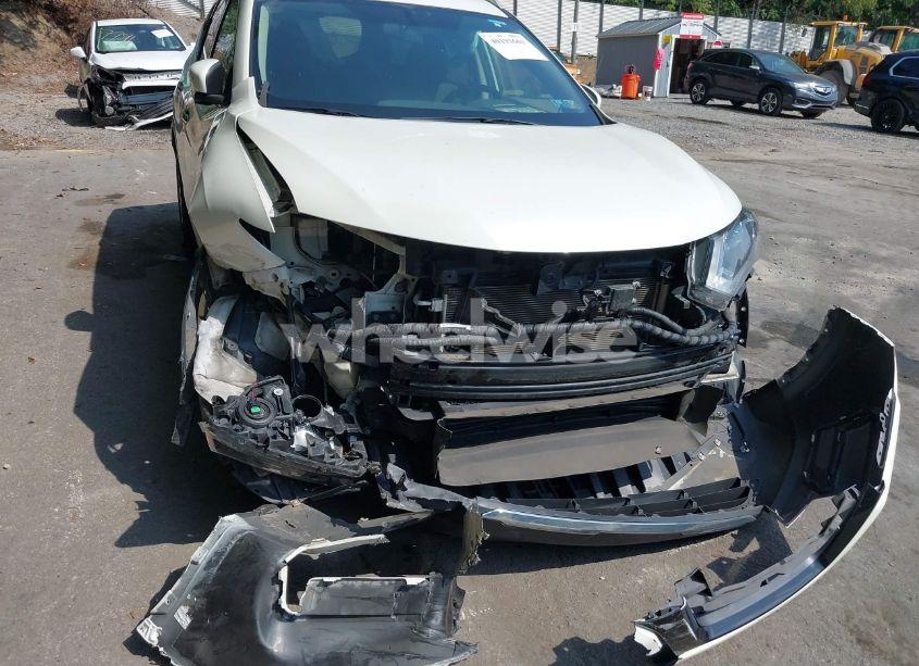 Photo 6 of 2018 Nissan Rogue SV (VIN 5N1AT2MV0JC819194)