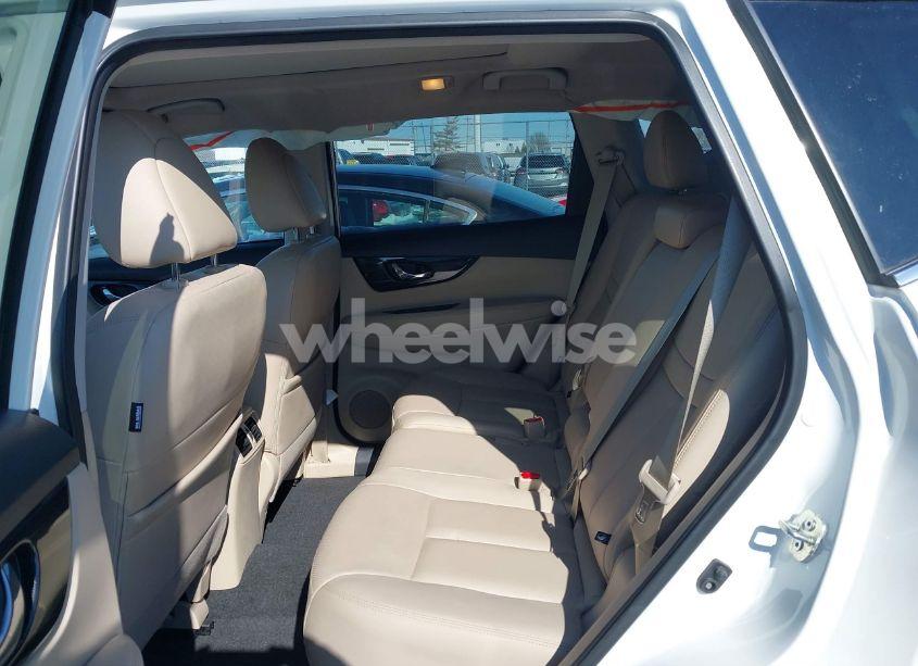 Photo 8 of 2019 Nissan Rogue SL (VIN 5N1AT2MV0KC729108)