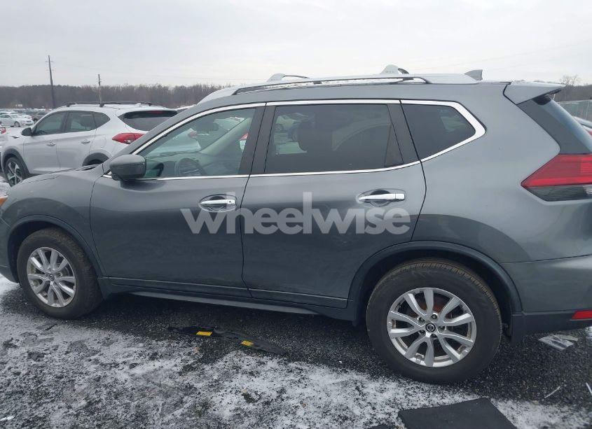 Photo 14 of 2019 Nissan Rogue S (VIN 5N1AT2MV0KC740884)