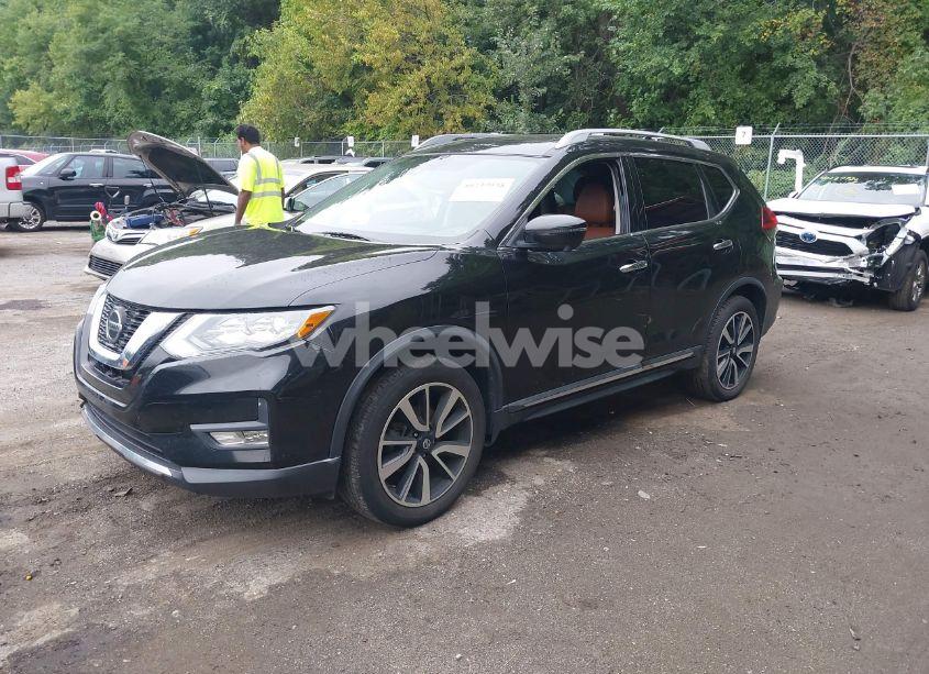 Photo 2 of 2019 Nissan Rogue SL (VIN 5N1AT2MV0KC797750)