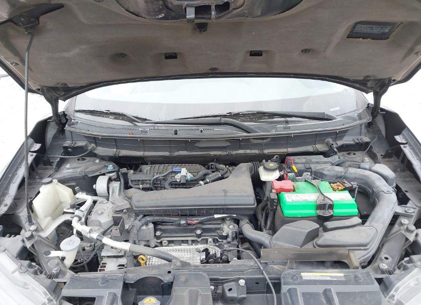 Photo 10 of 2019 Nissan Rogue SV (VIN 5N1AT2MV0KC801926)