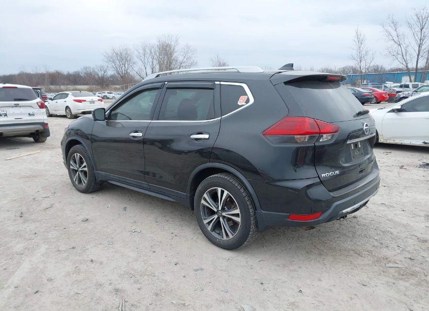 Photo 3 of 2019 Nissan Rogue SV (VIN 5N1AT2MV0KC801926)