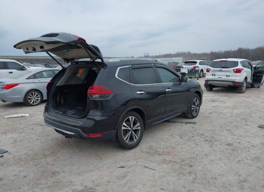 Photo 4 of 2019 Nissan Rogue SV (VIN 5N1AT2MV0KC801926)