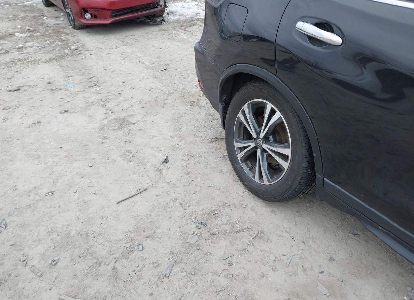 Photo 6 of 2019 Nissan Rogue SV (VIN 5N1AT2MV0KC801926)