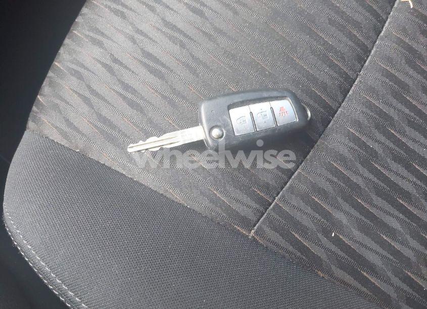 Photo 11 of 2019 Nissan Rogue S (VIN 5N1AT2MV0KC830455)