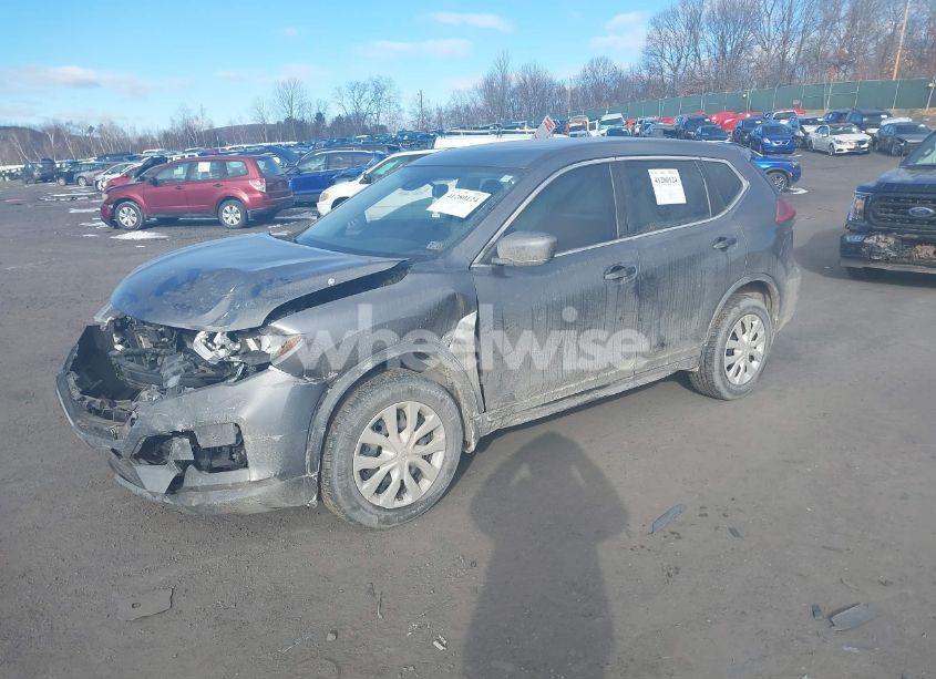 Photo 2 of 2019 Nissan Rogue S (VIN 5N1AT2MV0KC830455)