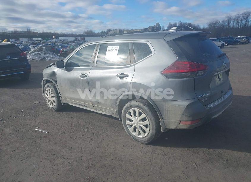 Photo 3 of 2019 Nissan Rogue S (VIN 5N1AT2MV0KC830455)