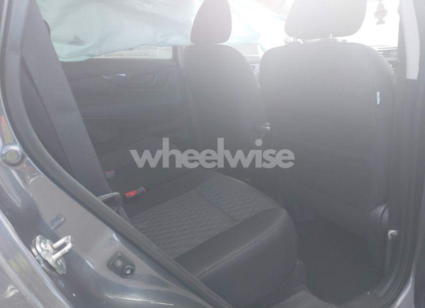 Photo 8 of 2019 Nissan Rogue S (VIN 5N1AT2MV0KC830455)