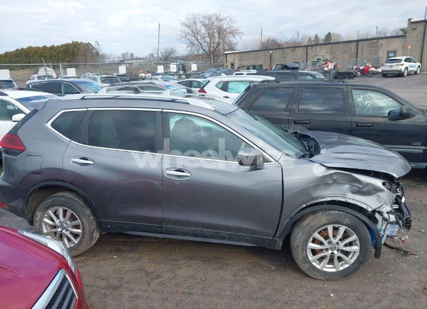 Photo 13 of 2019 Nissan Rogue S (VIN 5N1AT2MV0KC831363)