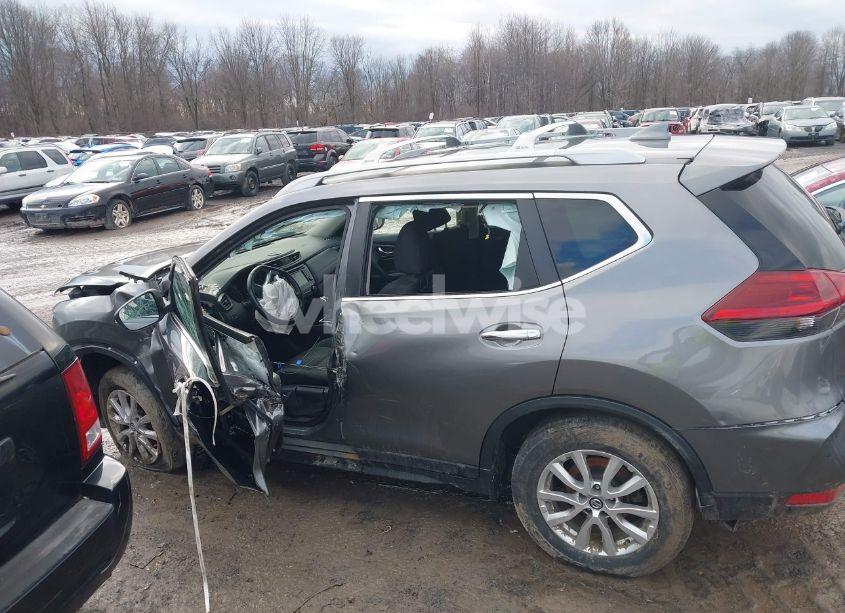 Photo 14 of 2019 Nissan Rogue S (VIN 5N1AT2MV0KC831363)