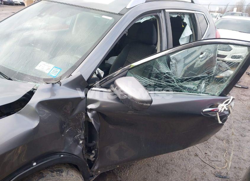 Photo 18 of 2019 Nissan Rogue S (VIN 5N1AT2MV0KC831363)