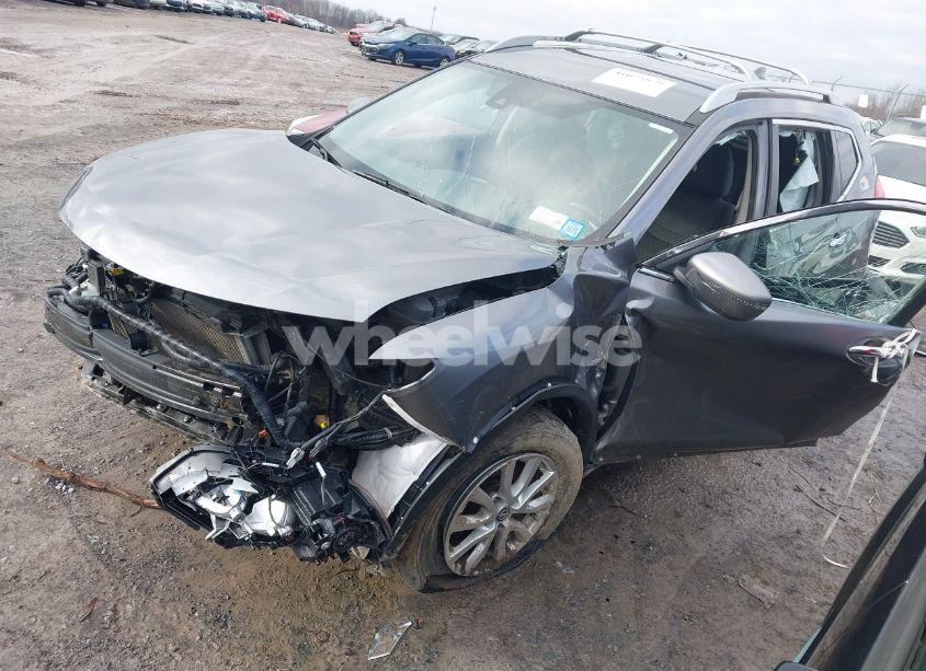 Photo 2 of 2019 Nissan Rogue S (VIN 5N1AT2MV0KC831363)