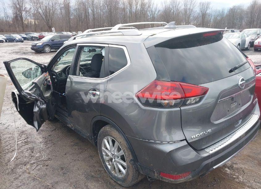 Photo 3 of 2019 Nissan Rogue S (VIN 5N1AT2MV0KC831363)