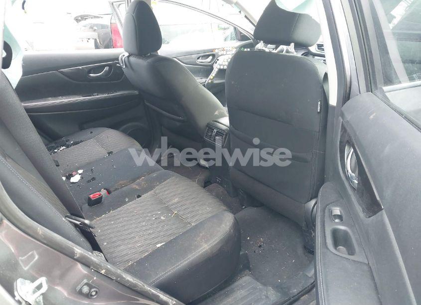 Photo 8 of 2019 Nissan Rogue S (VIN 5N1AT2MV0KC831363)