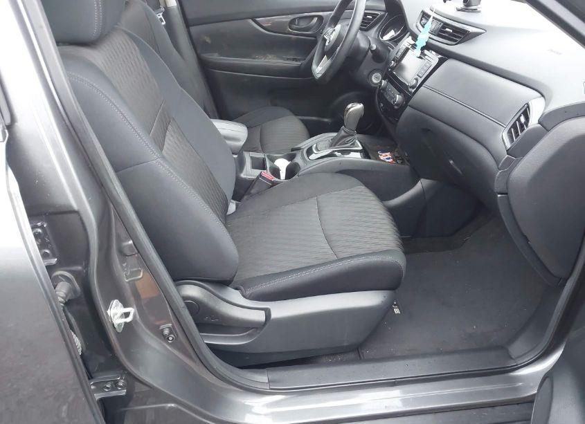 Photo 5 of 2019 Nissan Rogue S (VIN 5N1AT2MV0KC841732)