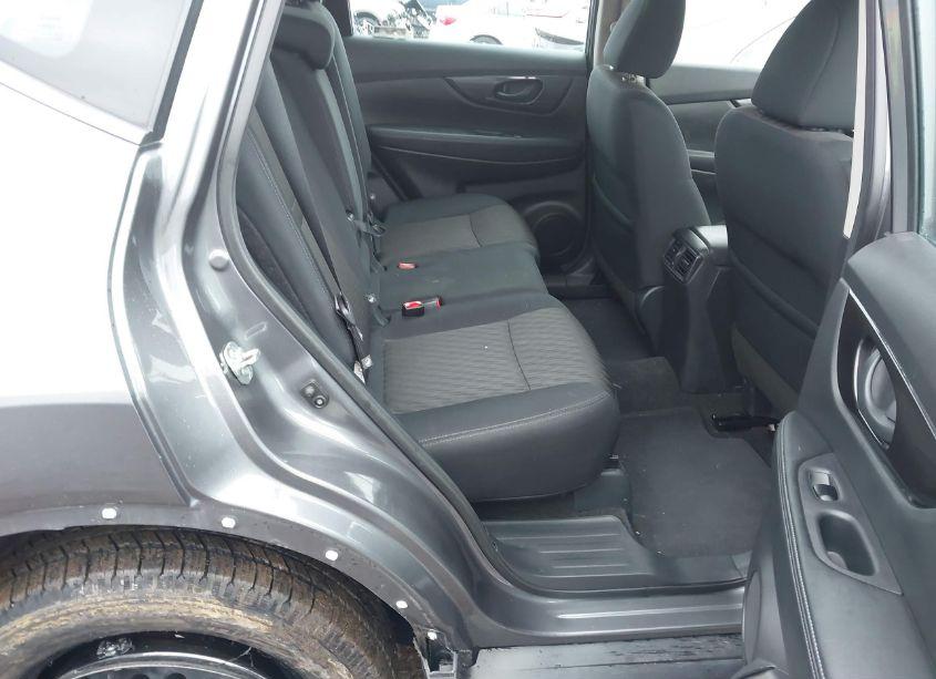 Photo 8 of 2019 Nissan Rogue S (VIN 5N1AT2MV0KC841732)