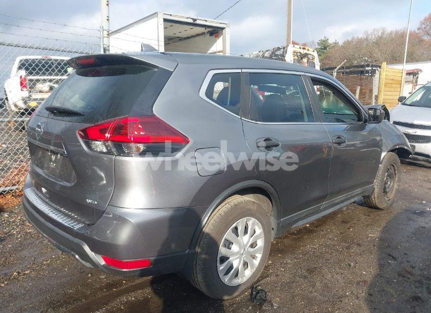 Photo 4 of 2019 Nissan Rogue S (VIN 5N1AT2MV0KC843710)