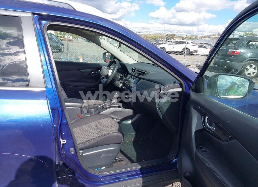 Photo 5 of 2020 Nissan Rogue S INTELLIGENT AWD (VIN 5N1AT2MV0LC719860)