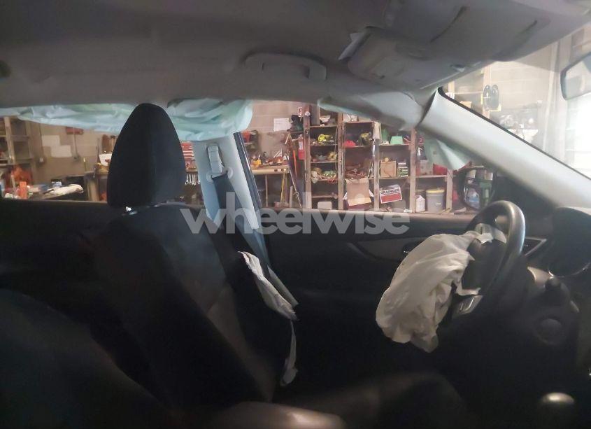 Photo 5 of 2014 Nissan Rogue SV (VIN 5N1AT2MV1EC773901)