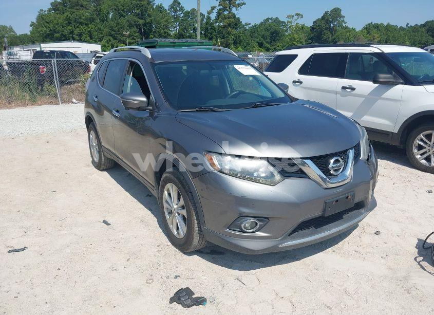 2015 Nissan Rogue SV (VIN 5N1AT2MV1FC840160) main photo