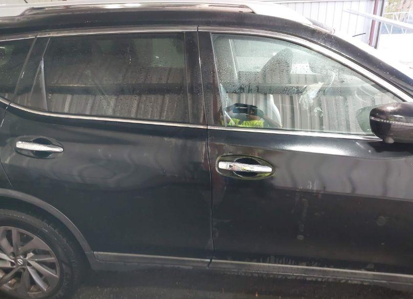 Photo 13 of 2016 Nissan Rogue SL (VIN 5N1AT2MV1GC835980)