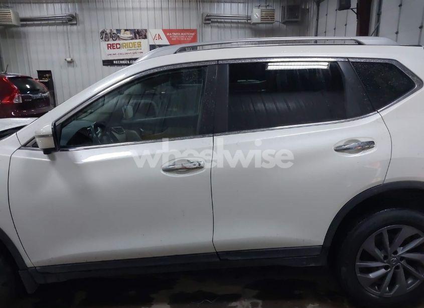 Photo 14 of 2016 Nissan Rogue SL (VIN 5N1AT2MV1GC851757)