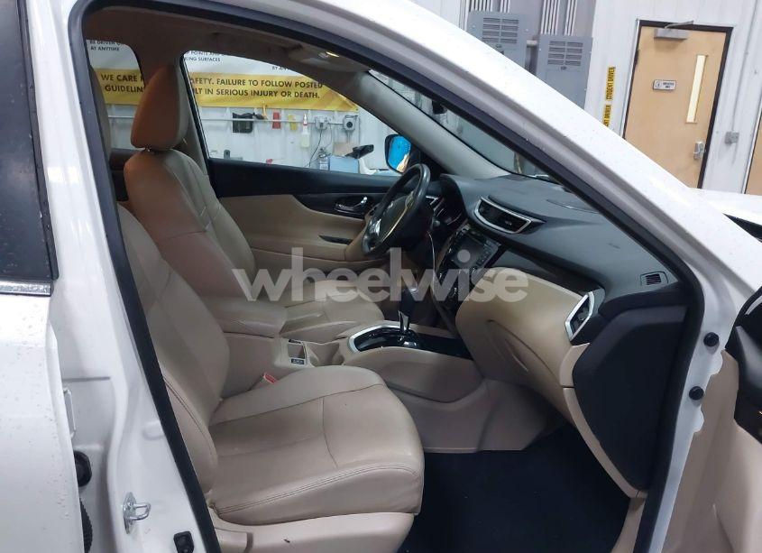 Photo 5 of 2016 Nissan Rogue SL (VIN 5N1AT2MV1GC851757)