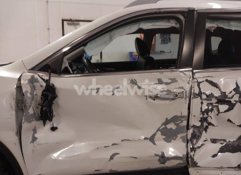 Photo 6 of 2016 Nissan Rogue SL (VIN 5N1AT2MV1GC894656)