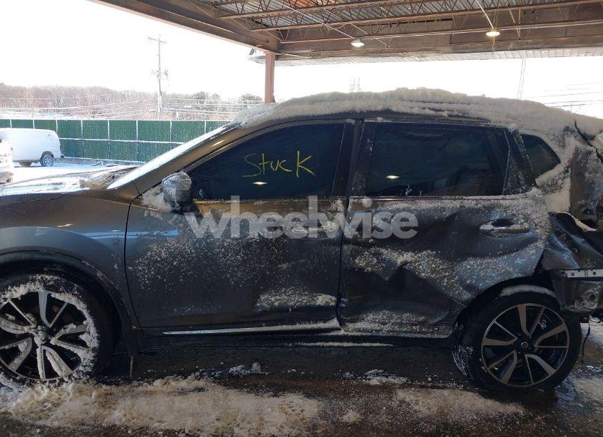 Photo 14 of 2017 Nissan Rogue SL (VIN 5N1AT2MV1HC764555)