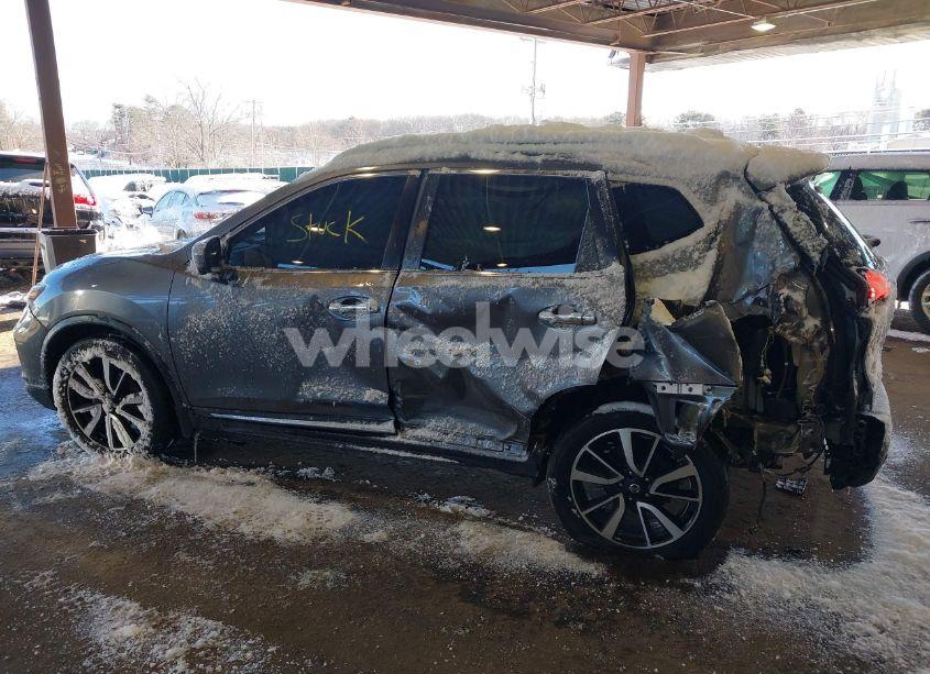 Photo 3 of 2017 Nissan Rogue SL (VIN 5N1AT2MV1HC764555)